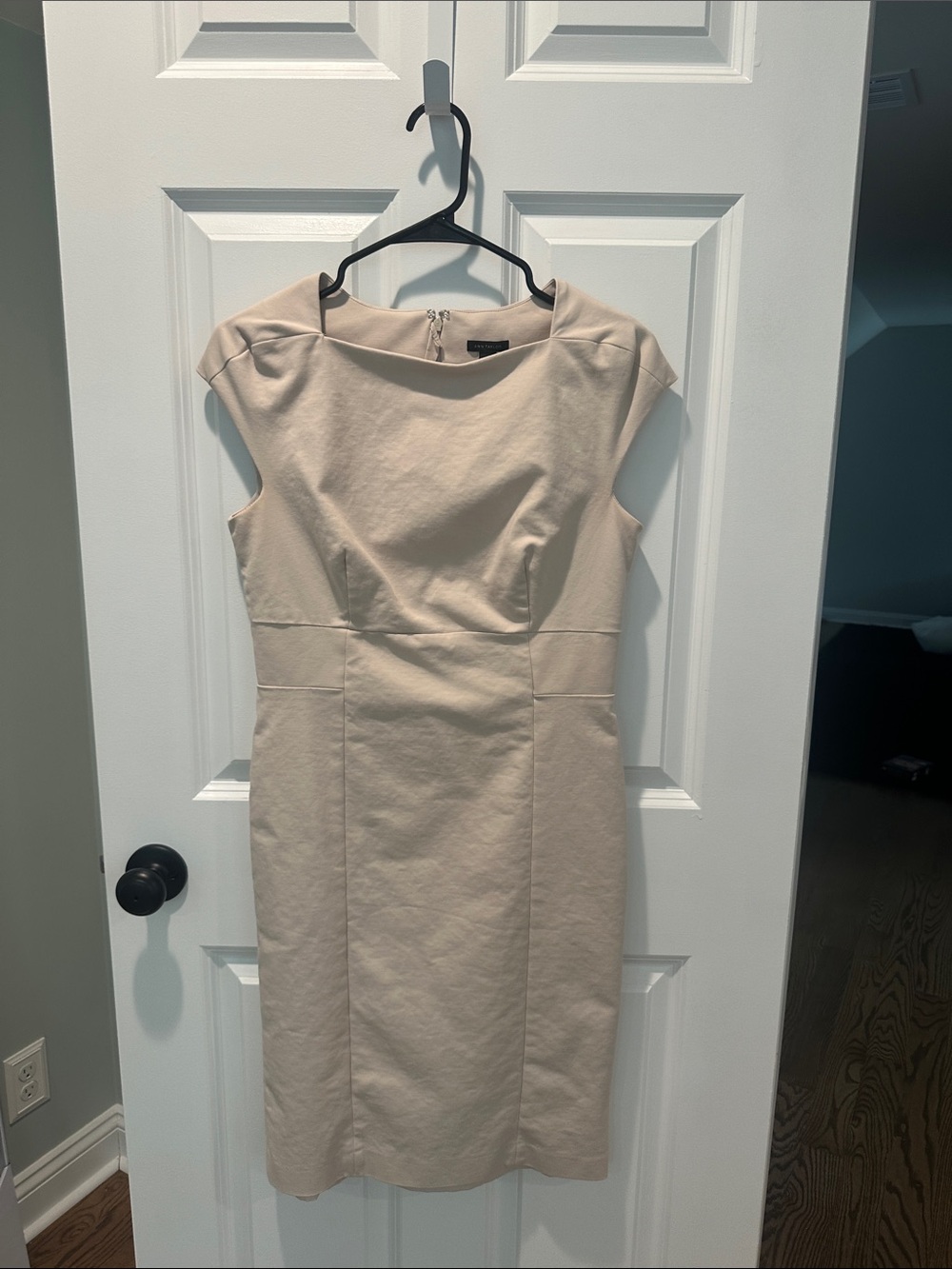 Ann Taylor- Size 4- Classic Cream Sheath Dress - Elegant Women's Work Dress